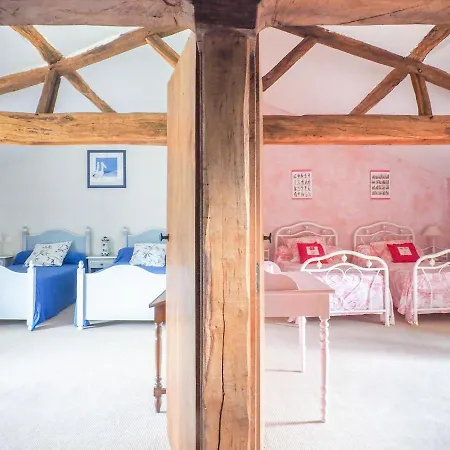 Saint-laurent Pool Retreat 度假居 *