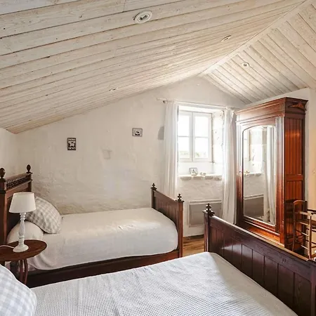 Vakantiehuis Saint-laurent Pool Retreat La Chapelle-Themer