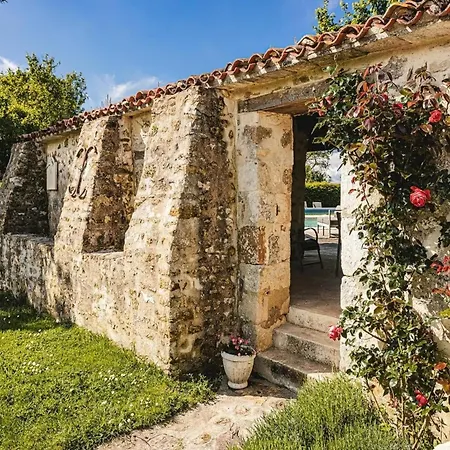 Holiday Home Saint-Laurent Pool Retreat Ferienhaus La Chapelle-Themer