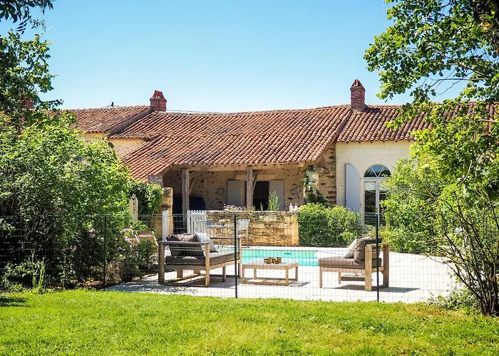 펜션 Saint-laurent Pool Retreat La Chapelle-Themer