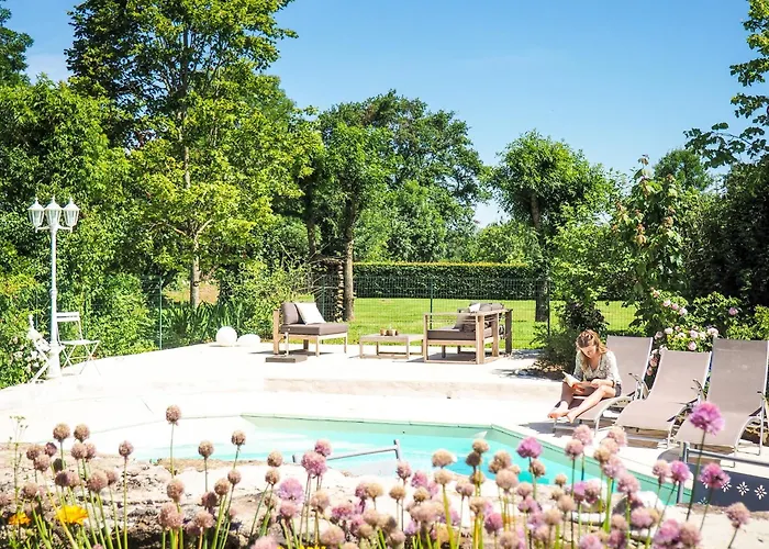 Saint-laurent Pool Retreat 펜션 La Chapelle-Themer