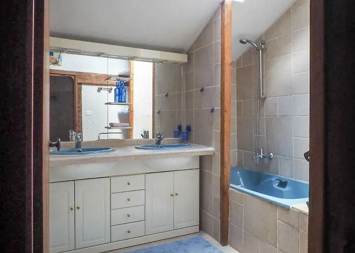 Saint-laurent Pool Retreat *